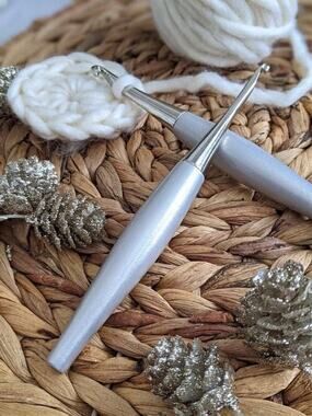 Original Furls Odyssey Crochet Hook (Odyssey Silver, N - 9.00MM) DISCONTINUED